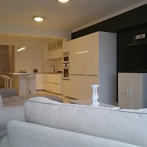 https://lounge-appartement-zeedijk-oostende.ostend-hotel.net